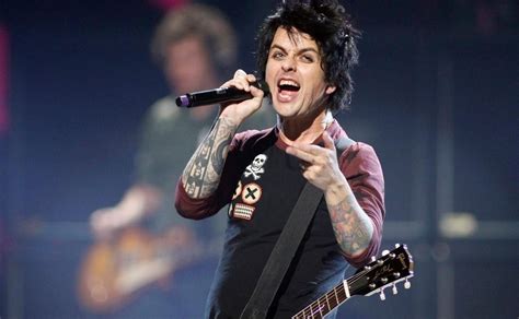 Revela Billie Joe Armstrong su canción favorita de Green Day