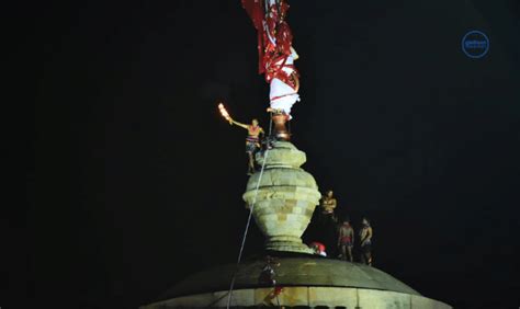 Mahadeepa Lifted Atop Lingaraj Temple In Bhubaneswar Pragativadi