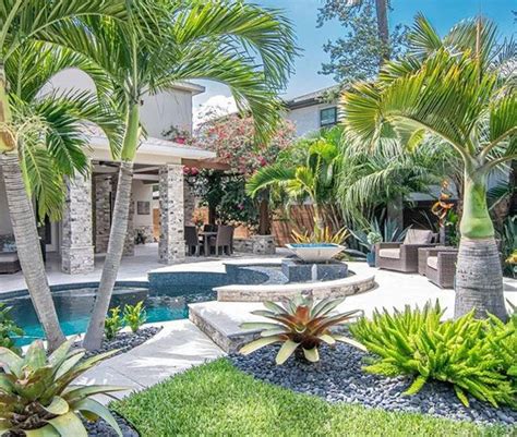 20 Amazing Palm Tree Landscape Design Ideas With Pictures Tropical