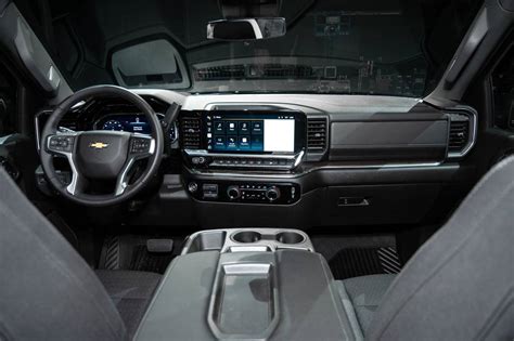 Chevrolet Updates 2022 Silverado Pickup With New Interior Capabilities