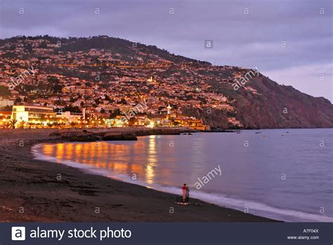 4.8 stern(e) von 0 bewertungen. Strand, Funchal, Madeira, Portugal Stockfoto, Bild ...