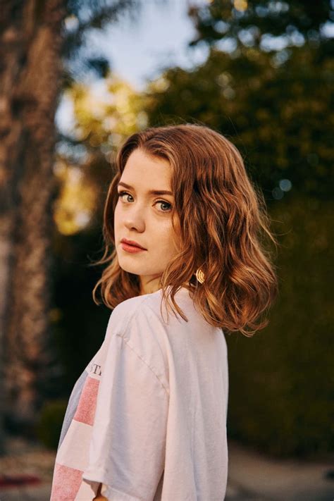 100 Maisie Peters Wallpapers