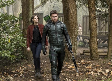Arrow Oliver And Prometheus Throw Down In New Photos From The Season 5