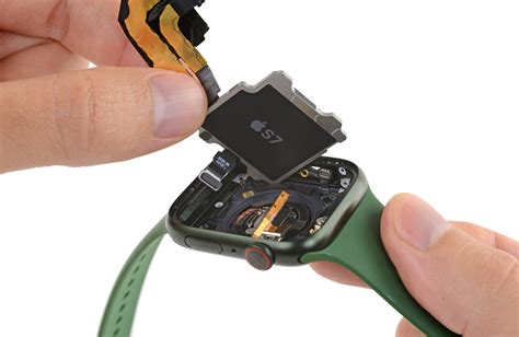Ifixit 拆解 Apple Watch Series 7 後發現它用了跟 Iphone 13 一樣的整合觸控面板技術 Yahoo奇摩時尚美妝