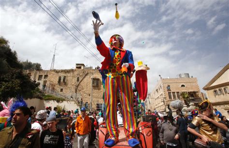 Purim Parades Across Israel Revelers Rejoice In London And Brooklyn