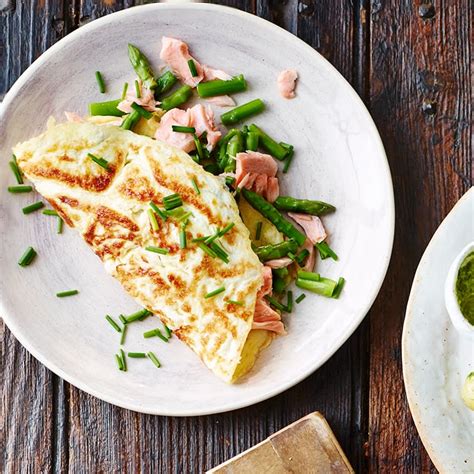 Salmon Asparagus And Chive Omelette Healthy Recipe Ww Nz