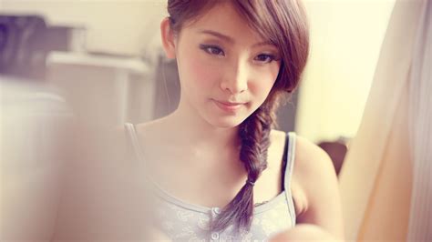 Model Women Asian Brunette In Bed Wallpaper Coolwallpapersme