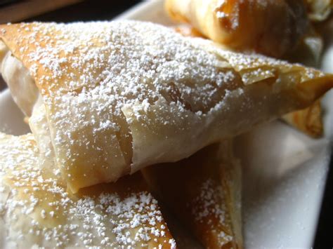 This dessert was often baking in the oven on a sunday. Apple Turnovers using Phyllo Dough - BigOven 170816