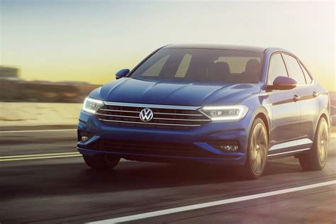 The volkswagen jetta facelift highline 1.4 tsi was launched in malaysia back in 2017 and with the typical fashion of the. Volkswagen Jetta 2018: Así es el Arteon a escala para el ...