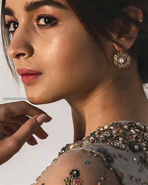 Alia Bhatt Photoshoot Glam Photoshoot Bollywood Celebrities Bollywood Actress Beautiful
