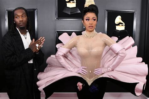 Cardi B And Offset Show Up To Grammys Kiss On Red Carpet