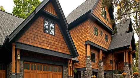 Cedar is a popular wood choice when creating shakes, although other woods are also used such as cypress. Top Cedar Staggered Shake Vinyl Siding - Can Crusade