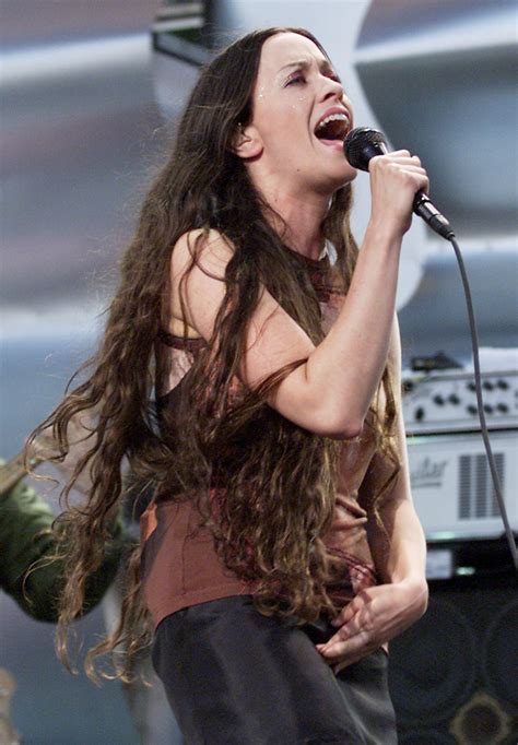 Alanis Morissette Tour Review The Twisted Power Of Her Singing Remains