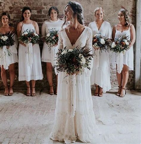 Bohemian Lace Wedding Dresses 2021 V Neck Long Sleeves Backless A Line