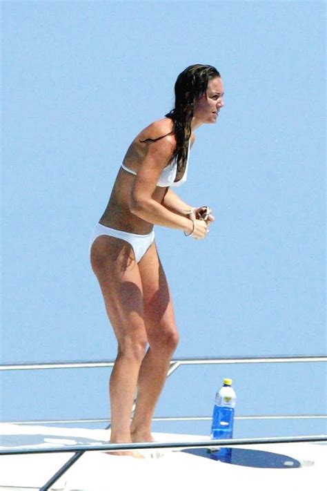 Kate Middleton Shows Off Her Toned Body In White Bikini ~ Star Pulse