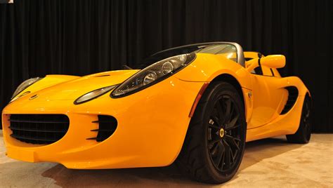 Lotus Elise The Lotus Elise Is A Two Seat Rear Wheel Driv Flickr
