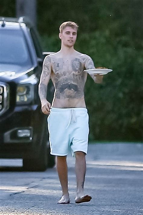 Justin Bieber Goes Shirtless Serves A Sandwich In Sexy New Pics My XXX Hot Girl