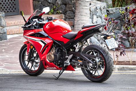 And there's a tasty new pearl white color scheme this year too. Honda CBR500R & CB500F Review 2019 | Plus prices & specs
