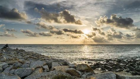 Jadwal pelayanan minggu, 08 maret 2020. Sunset Time Lapse at Ban Pecah Tanjung Piandang Perak ...