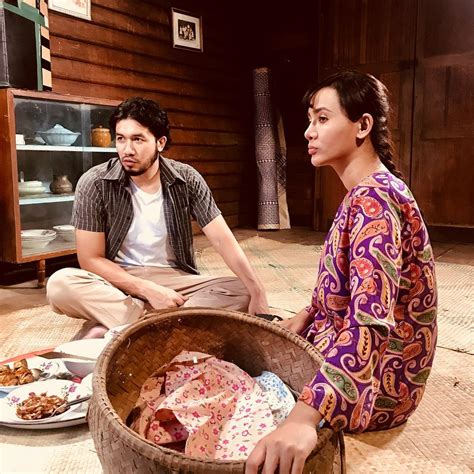 Kami belanja di gempak dan ingin teruskan gelak. Telefilem Setan Dalam Poket lakonan Ungku Ismail Aziz dan ...