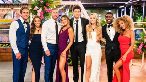 Love Island Usa Season 2 Heres Why It Didnt Air On The Premiere Date