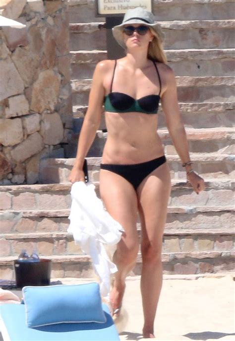 Maria Sharapova Shows Off Toned Bikini Body In Mexico After Drug Shame