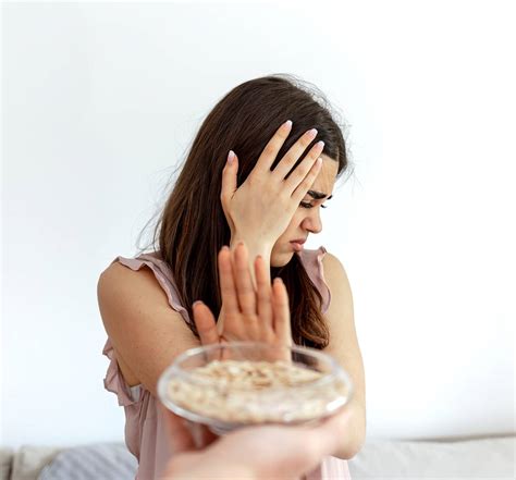 Nut Allergy Symptoms What To Look Out For And Why Usklarify