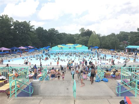 Our Day at Water Country USA | Tilley's Threads