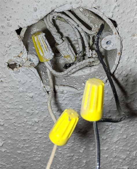 Help With Light Fixture Replacement No Ground Wire Image Love