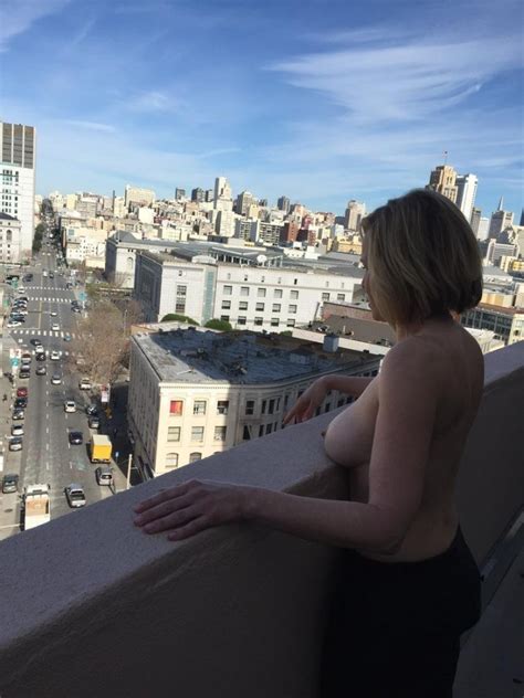 Chelsea Handler Topless Thefappening Page