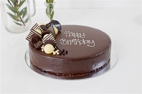Shop Chocolate Birthday Deluxe Cake Cakes Divine Divine Cakes