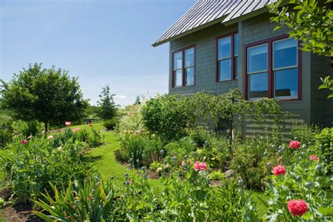 10 Cottage Gardens That Are Just Too Charming For Words Photos Huffpost