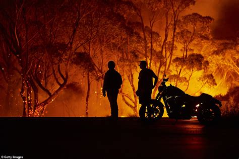 Australias Bushfire Crisis Will Continue For Two Months With No End In