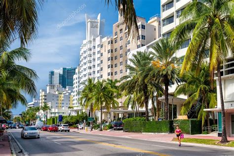 Hotéis Famosos Em Collins Avenue Em Miami Beach — Fotografia De Stock