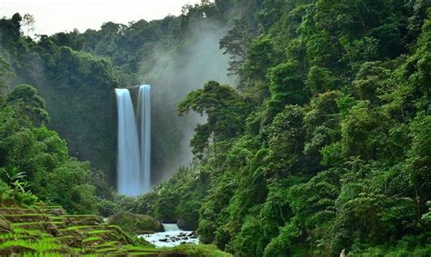 Trekking down to this waterfall need adventure.not all the people can do this kind of adventure because climb down is dificult and passing several deep dropp off to get this place.first you will find. Tiket Masuk Tekaan Telu Waterfall - Dowes29.com: Lokasi Air Terjun Suwono Indah Park Ngawi ...
