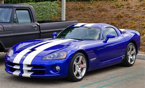 Detailed features and specs for the used 2010 dodge viper including fuel economy, transmission, warranty, engine type, cylinders, drivetrain and more. Dodge Viper (ZB I) - Wikipedia