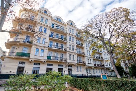 Knicksenkfuss oder plattfuss sind zwei begriffe, welche die gleiche fussfehlstellung beschreiben. Galerie | Peter Bock, MD