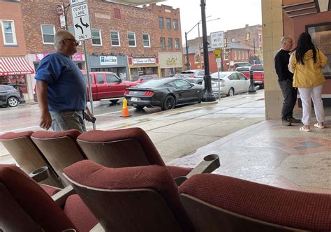 Many grab a seat slice of history – Butler Eagle