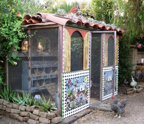 Mosaic Chicken Rather Artistic Mosaic Chicken Coop Chickens Live Well Here Chicken Coup