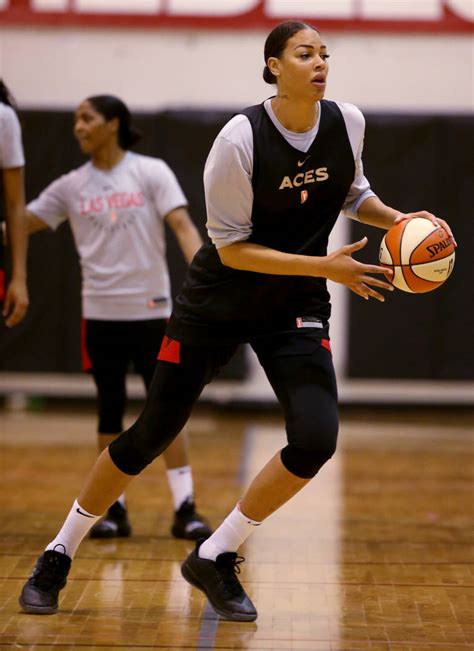 Liz cambage is an australian professional basketball player playing in the women's national basketball association (wnba) for las vegas aces as their center in 2019. Liz Cambage practices for first time with Aces | Las Vegas ...