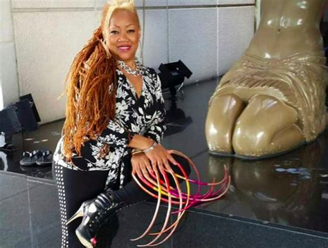 This Texas Woman Is Trying To Break The World Record For Longest Fingernails Thought Catalog