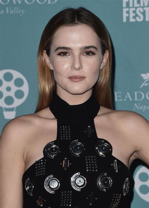 zoey deutch celebrity tribute at the lincoln theater 2016 napa valley film festival in