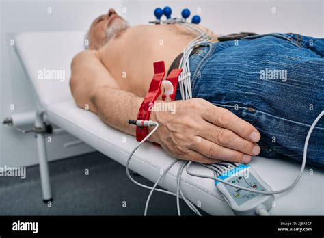 Electrocardiograma Cardiolog A Procedimiento De Ecg Para Pacientes The Best Porn Website