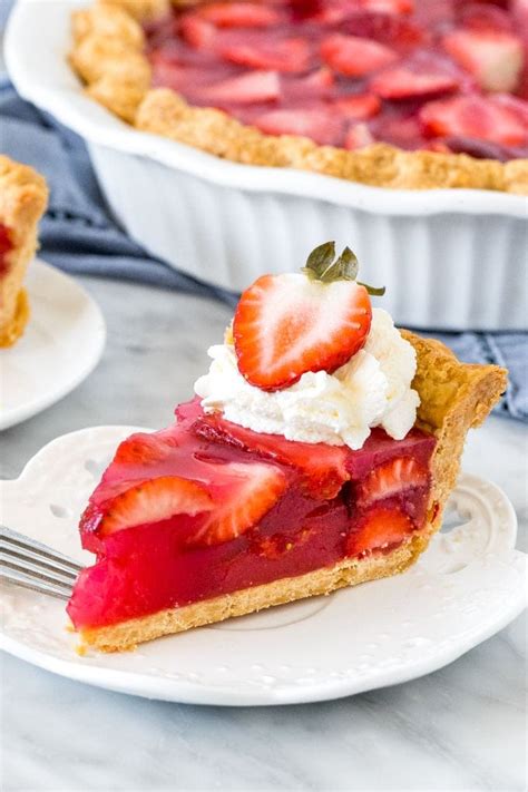 Easy Strawberry Pie Made With Jello