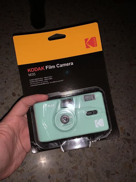The kodak 35 was introduced in 1938 as the first us manufactured 35mm camera from eastman kodak company. Kodak M35 Reusable 35mm Film Camera + FREE Pouch | Shopee ...