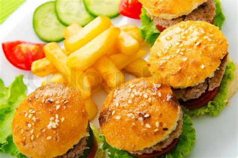 Teller Mit Leckeren Mini Burger Stock Bild Colourbox