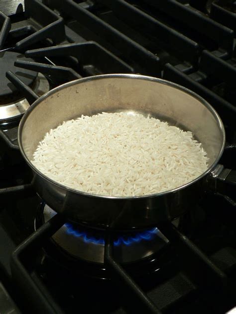 How To Cook Rice Using A Stove Steamer Or Pressure Cooker Opskrift