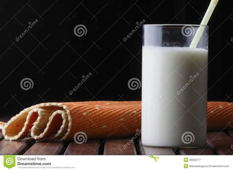 lassi dulce una bebida del yogur de la india imagen de archivo imagen de india cocina 38500777