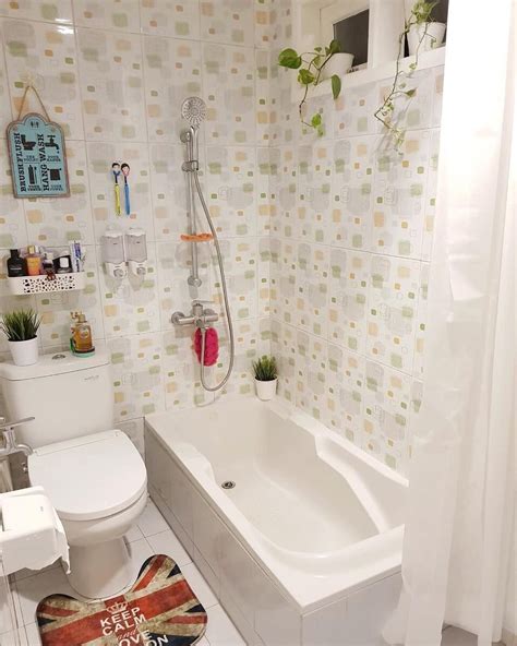 Untuk tipe 21, desain rumah minimalis tampak depan terlihat sangat sederhana. Pin oleh Ferdy Gunawan di Bathroom | Desain ruang keluarga ...