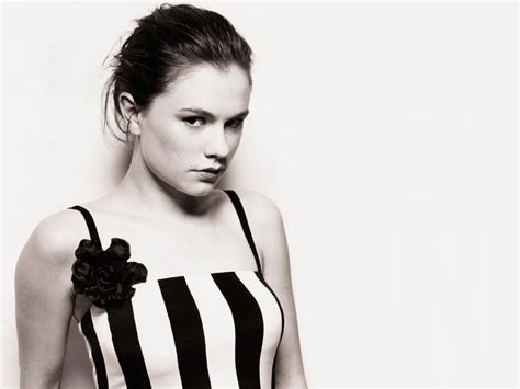 Anna Paquin Sexy Wallpaper Images